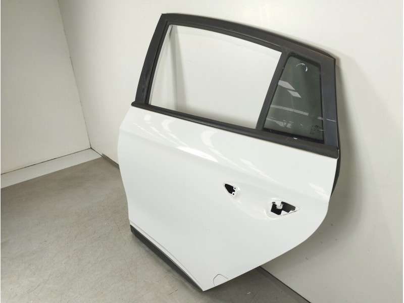 Recambio de puerta trasera izquierda para hyundai ioniq elektro referencia OEM IAM 77003G2000  