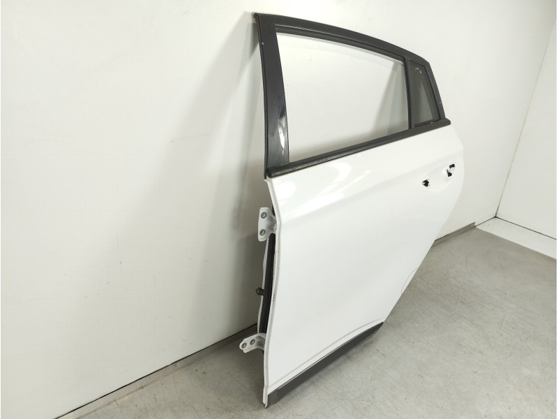 Recambio de puerta trasera izquierda para hyundai ioniq elektro referencia OEM IAM 77003G2000  