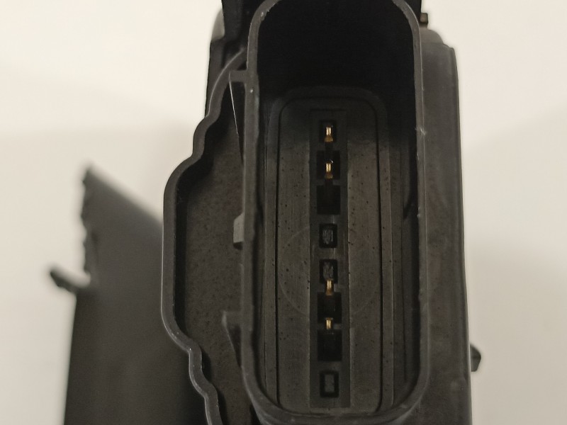 Recambio de cerradura puerta delantera derecha para kia stonic (ybcuv) platinum edition referencia OEM IAM 81320H8050  