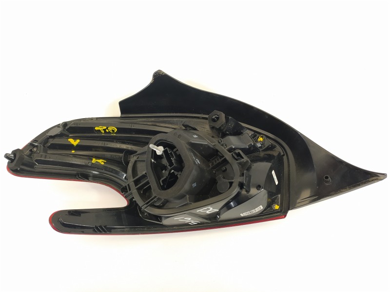 Recambio de piloto trasero derecho para peugeot 208 access referencia OEM IAM 9825601180  