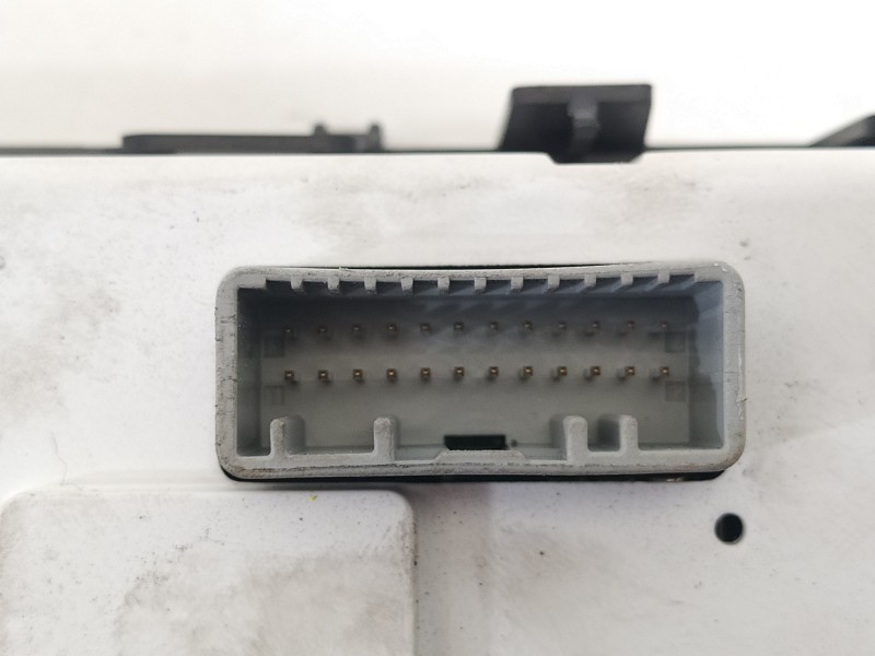 Recambio de pantalla multifuncion para renault megane iii berlina 5 p emotion referencia OEM IAM 280349044R  