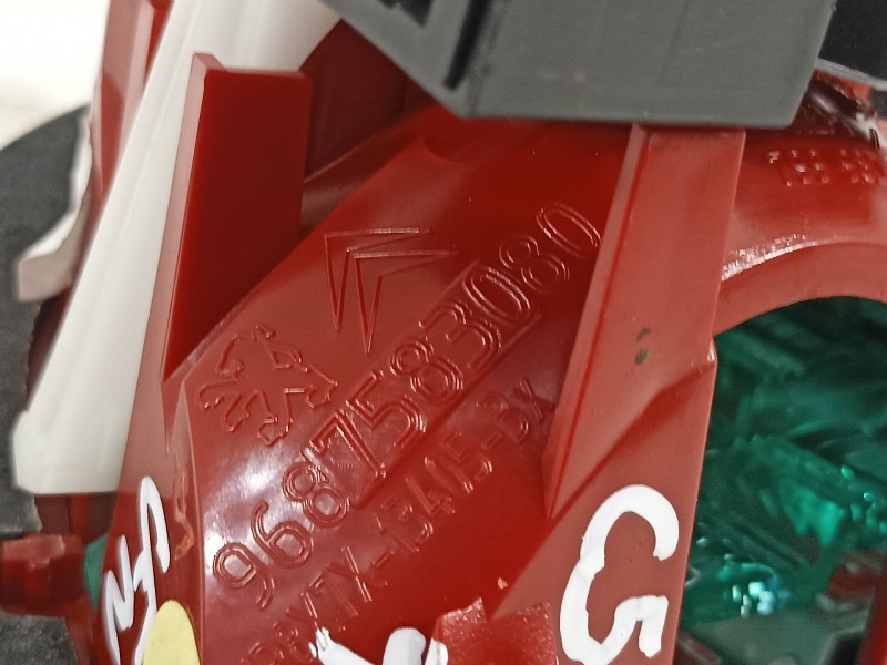 Recambio de piloto trasero izquierdo en porton para citroën c5 berlina premier referencia OEM IAM 9687583080  