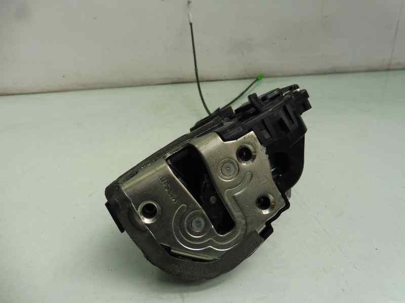 Recambio de cerradura puerta trasera izquierda para toyota yaris active referencia OEM IAM   