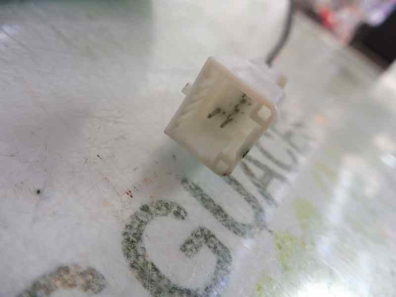 Recambio de retrovisor izquierdo para dacia sandero laureate referencia OEM IAM 8200497509  