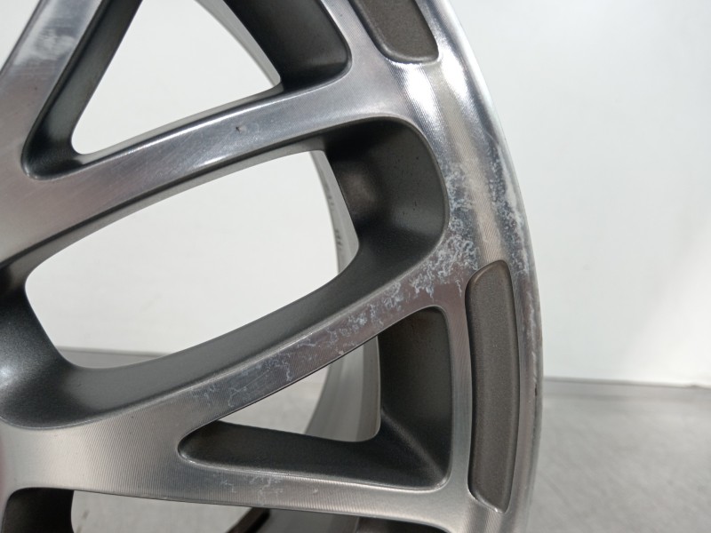 Recambio de llanta para fiat 500 abarth referencia OEM IAM 518292090  