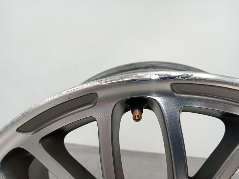 Recambio de llanta para fiat 500 abarth referencia OEM IAM 518292090  