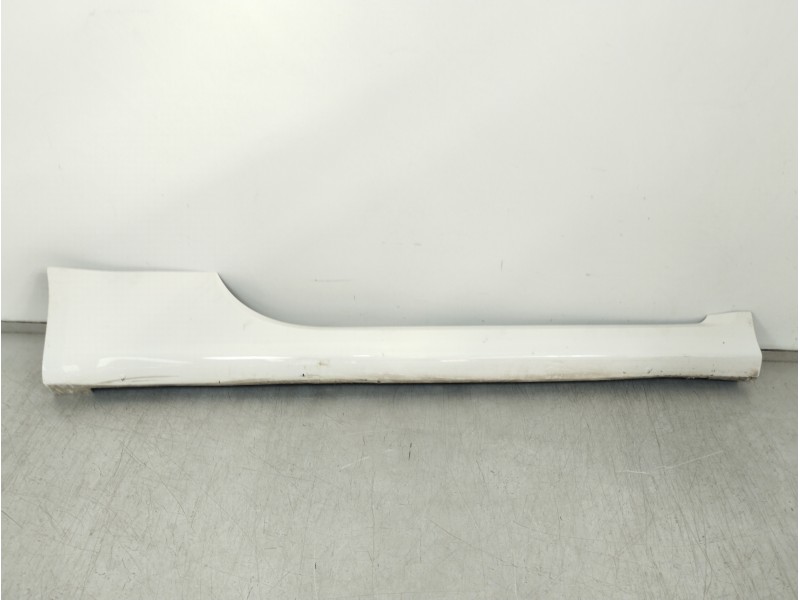 Recambio de faldon lateral para fiat 500 abarth referencia OEM IAM 735509256  