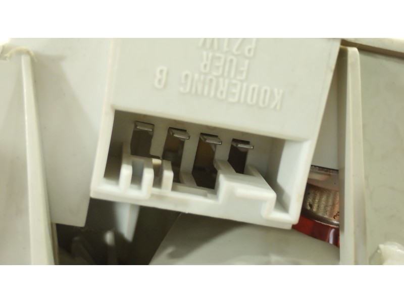 Recambio de piloto trasero izquierdo para bmw serie 3 touring (e46) 318i referencia OEM IAM 63216928385 8368757 