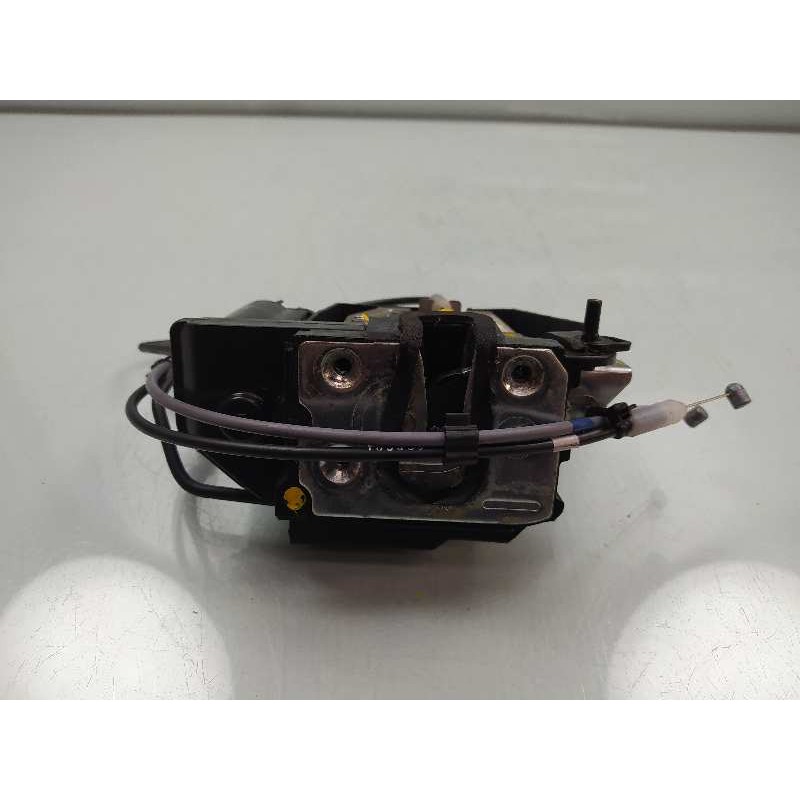 Recambio de cerradura puerta trasera izquierda para hyundai i10 1.2 cat referencia OEM IAM   