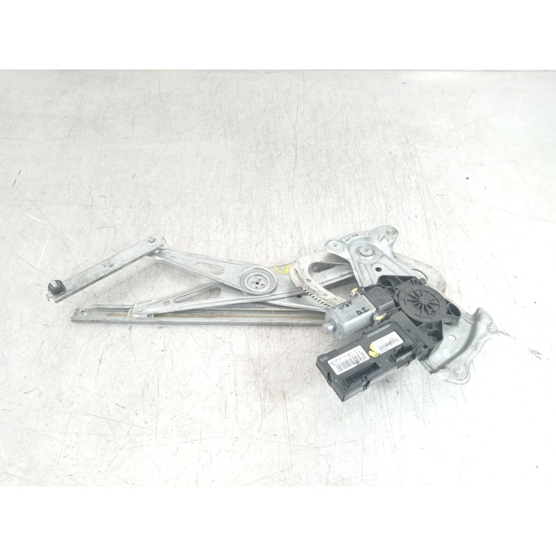 Recambio de elevalunas delantero izquierdo para renault megane iii berlina 5 p emotion referencia OEM IAM 807210002  