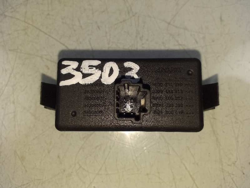 Recambio de warning para renault clio iii style referencia OEM IAM 8200214896 8200483813 8200409382