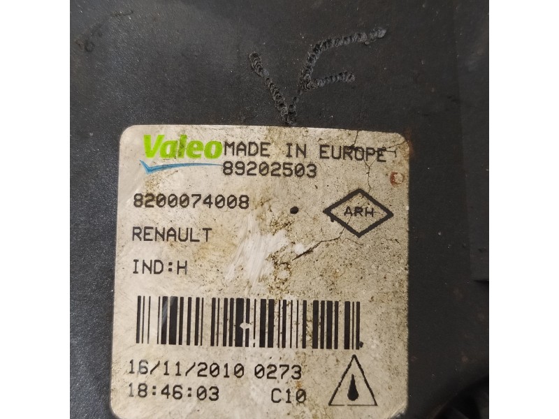 Recambio de faro antiniebla izquierdo para renault megane iii berlina 5 p emotion referencia OEM IAM 8200074008  