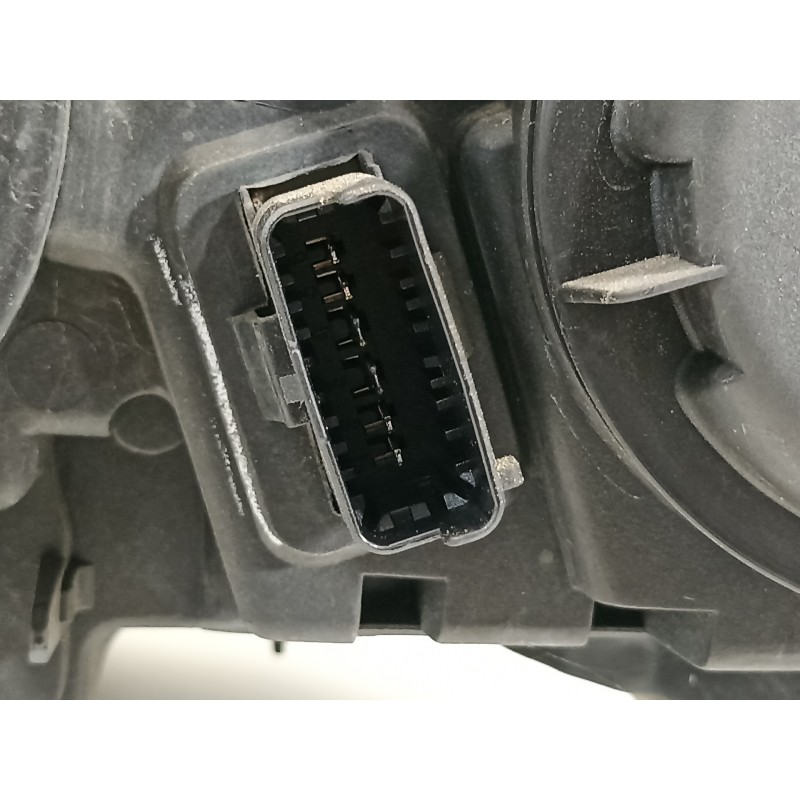 Recambio de faro derecho para citroën c5 berlina 2.0 hdi 90 sx/sx automático referencia OEM IAM 9632664780  