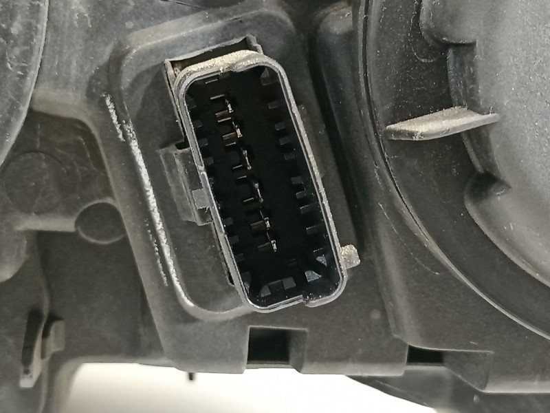 Recambio de faro derecho para citroën c5 berlina 2.0 hdi 90 sx/sx automático referencia OEM IAM 9632664780  