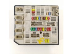 Recambio de caja reles / fusibles para renault megane iii berlina 5 p emotion referencia OEM IAM 284B61871R 519339402 