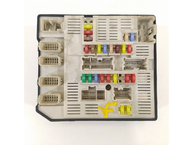 Recambio de caja reles / fusibles para renault megane iii berlina 5 p emotion referencia OEM IAM 284B61871R 519339402 