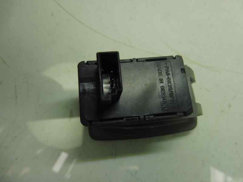 Recambio de mando elevalunas trasero izquierdo para bmw serie 3 touring (e91) 318d referencia OEM IAM 6945875  