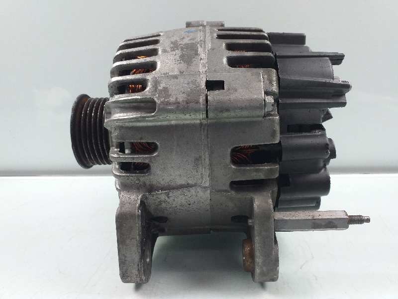 Recambio de alternador para volkswagen golf v berlina (1k1) gt sport referencia OEM IAM 03C903023B  