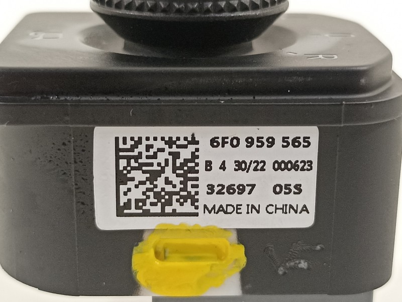 Recambio de mando retrovisor para seat arona xperience referencia OEM IAM 6F0959565  