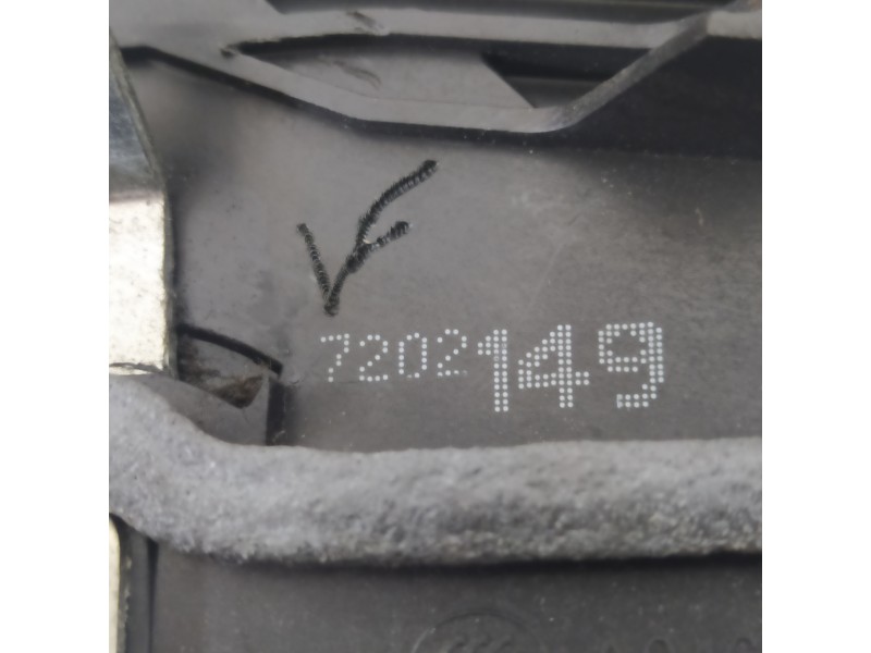 Recambio de cerradura puerta delantera izquierda para bmw serie 1 berlina (e81/e87) 118d referencia OEM IAM 7202149  