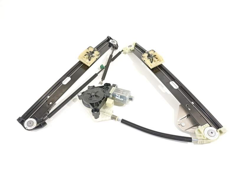 ELEVALUNAS DELANTERO DERECHO 82G837462A 