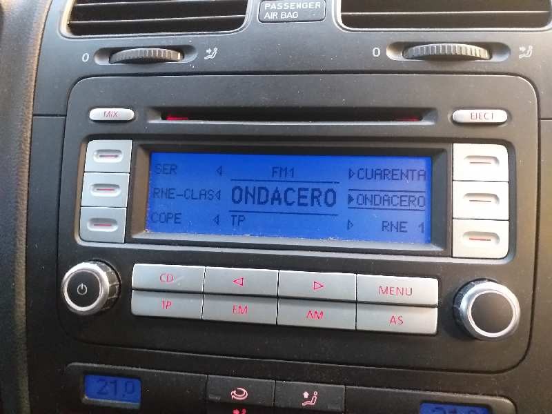 Recambio de sistema audio / radio cd para volkswagen jetta (1k2) 1.9 tdi referencia OEM IAM 1K0035186T  