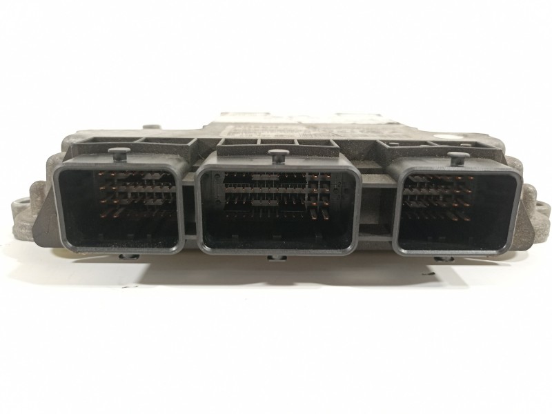 Recambio de centralita motor uce para peugeot 308 sw sport referencia OEM IAM 9664843780 0281013872 9653958980