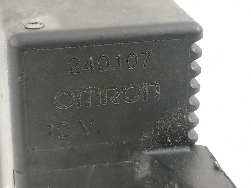 Recambio de rele inyeccion para peugeot 308 sw sport referencia OEM IAM 240107  