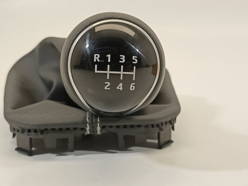 Recambio de pomo palanca cambio para seat arona xperience referencia OEM IAM 6F0711113AA  