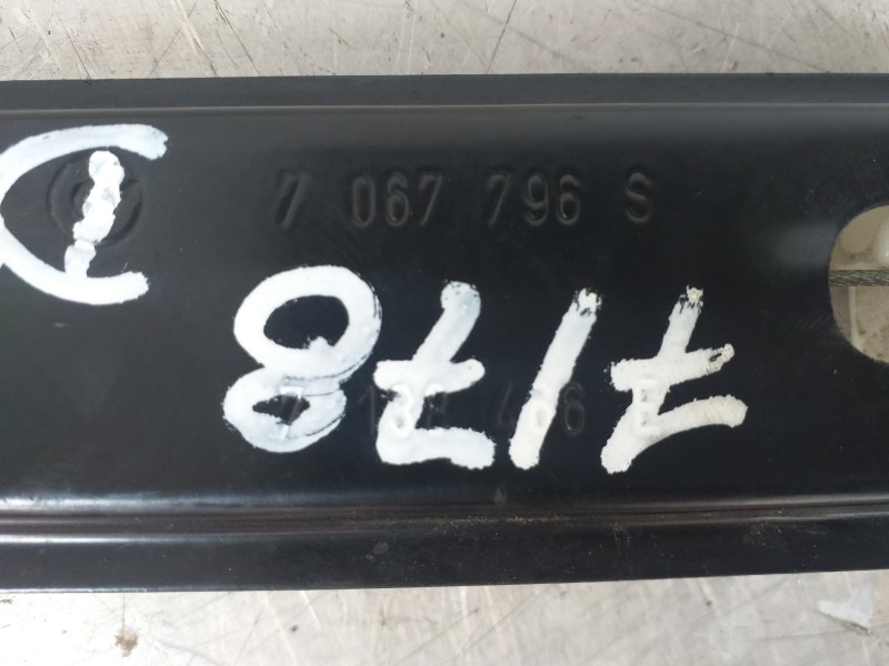 Recambio de elevalunas delantero derecho para bmw serie 1 berlina (e81/e87) 118d referencia OEM IAM 7138466 6927028 0130822227