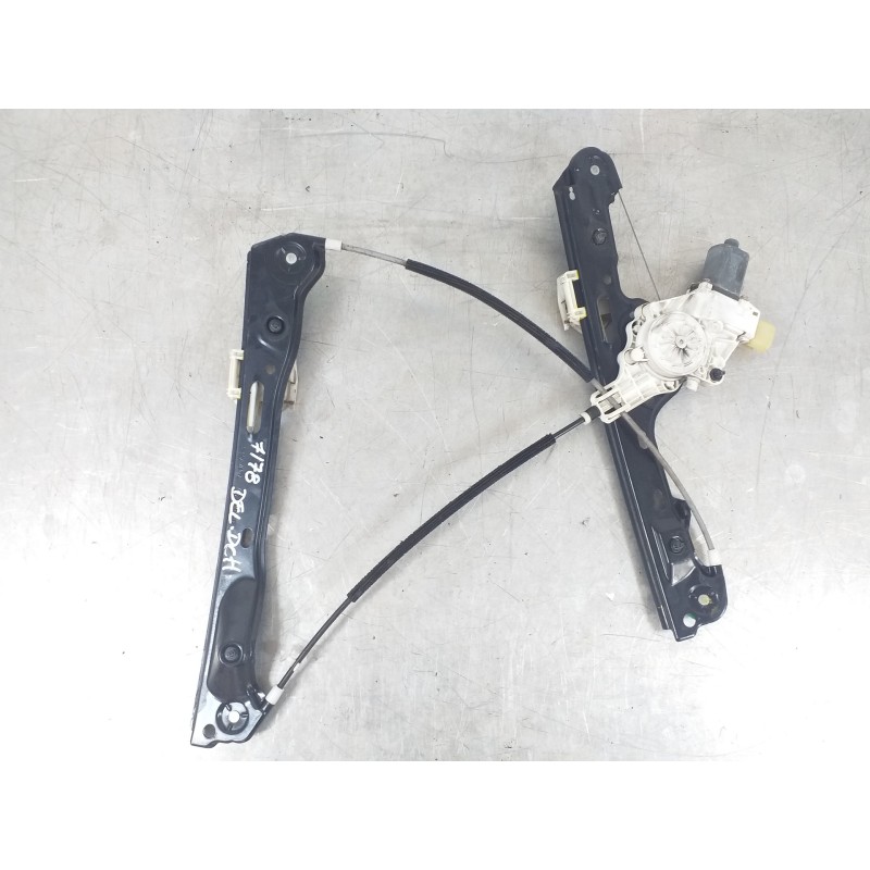 Recambio de elevalunas delantero derecho para bmw serie 1 berlina (e81/e87) 118d referencia OEM IAM 7138466 6927028 0130822227