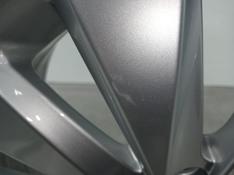 Recambio de llanta para seat arona xperience referencia OEM IAM 6F9601025  