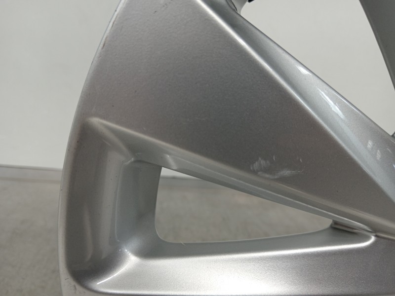 Recambio de llanta para seat arona xperience referencia OEM IAM 6F9601025  