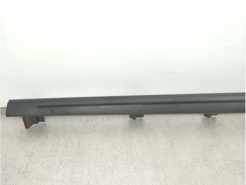 Recambio de faldon lateral para seat arona xperience referencia OEM IAM 6F9853851  
