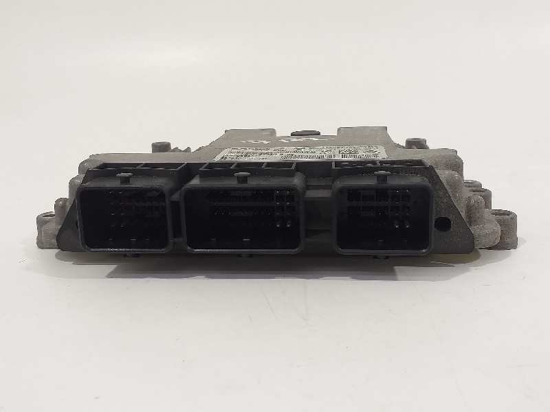 Recambio de centralita motor uce para peugeot 307 berlina (s2) xs + referencia OEM IAM 9664257580 0281013332 9653958980