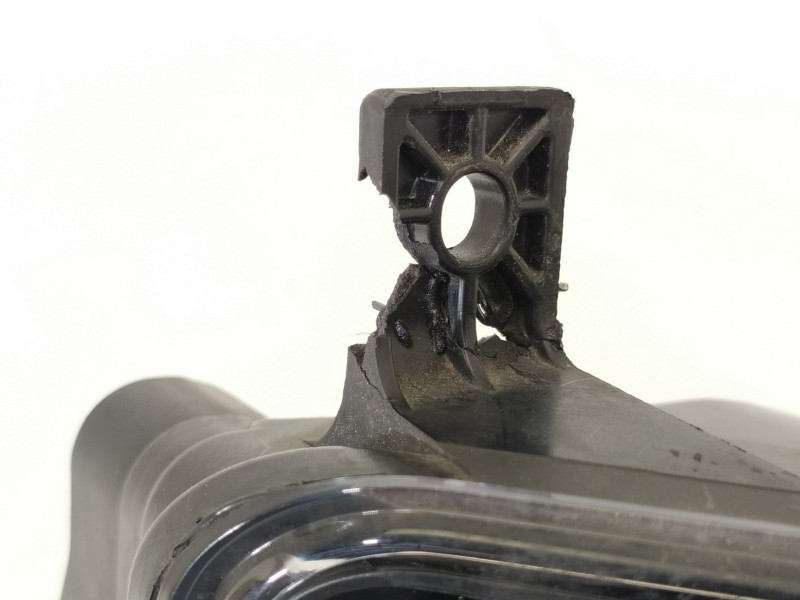 Recambio de faro antiniebla derecho para volkswagen caddy furgón/kombi furgón bluemotion referencia OEM IAM 2K5941662B  