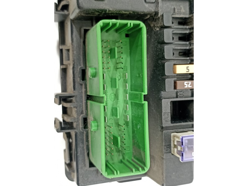 Recambio de caja reles / fusibles para opel astra h caravan cosmo referencia OEM IAM 13206748 5DK008669 