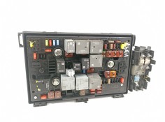 Recambio de caja reles / fusibles para opel astra j lim. cosmo referencia OEM IAM 13313205  
