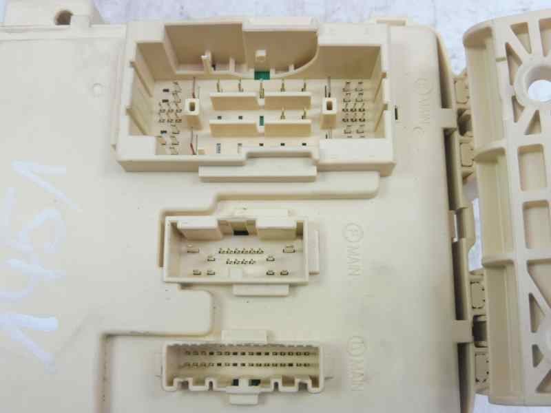 Recambio de caja reles / fusibles para hyundai tucson 25 aniversario 4x2 referencia OEM IAM 91950D3560 TL35601510178823 