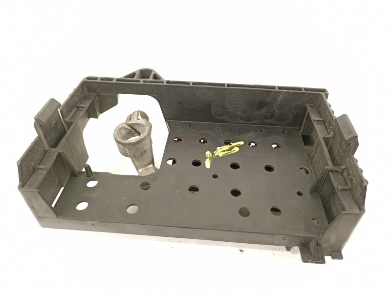 Recambio de caja reles / fusibles para opel astra j lim. cosmo referencia OEM IAM 1330230  