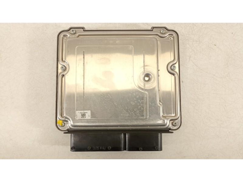 Recambio de centralita motor uce para opel insignia berlina excellence referencia OEM IAM 55485466 0281031379 