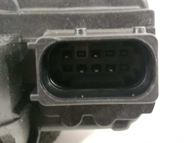 Recambio de cerradura puerta trasera derecha para opel insignia berlina excellence referencia OEM IAM 13579566  