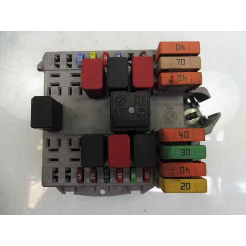 Recambio de caja reles / fusibles para fiat doblo (119) 1.3 16v multijet active com. (55kw) referencia OEM IAM 51763771  