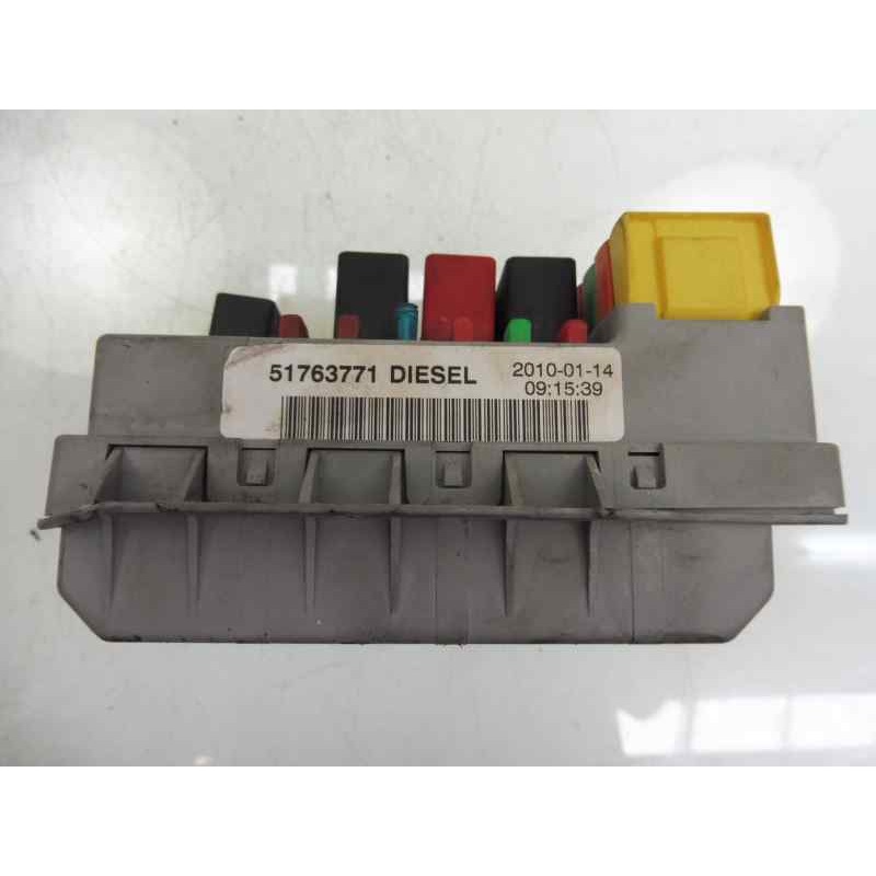 Recambio de caja reles / fusibles para fiat doblo (119) 1.3 16v multijet active com. (55kw) referencia OEM IAM 51763771  