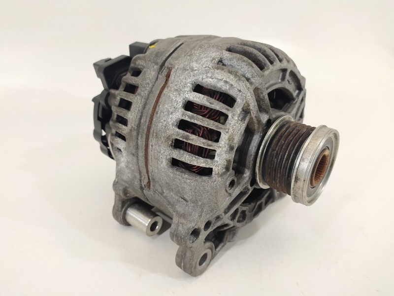 Recambio de alternador para volkswagen scirocco (137) 1.4 tsi (118kw) referencia OEM IAM 03C903023A  