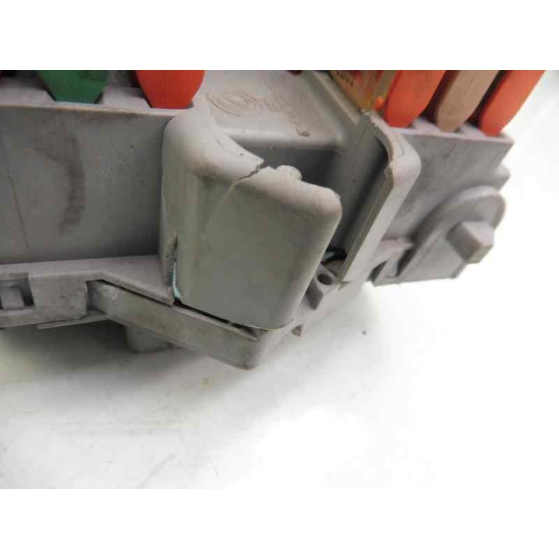 Recambio de caja reles / fusibles para fiat doblo (119) 1.3 16v multijet active com. (55kw) referencia OEM IAM 51763771  