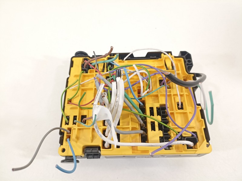 Recambio de caja reles / fusibles para citroën c3 collection referencia OEM IAM 9804846880  