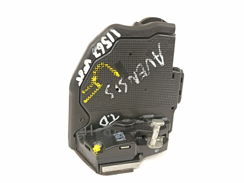 Recambio de cerradura puerta trasera derecha para toyota avensis (t27) active referencia OEM IAM 6905005050  