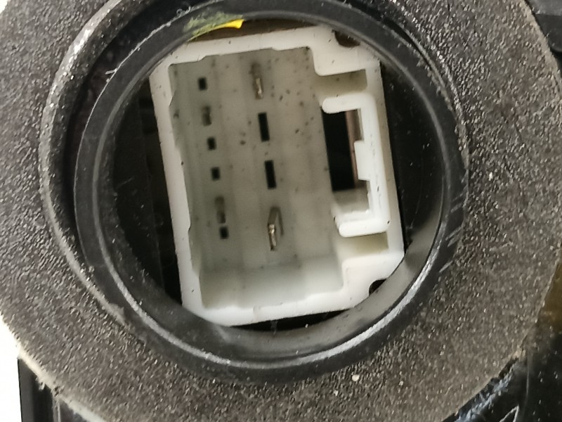 Recambio de cerradura puerta trasera derecha para toyota avensis (t27) active referencia OEM IAM 6905005050  