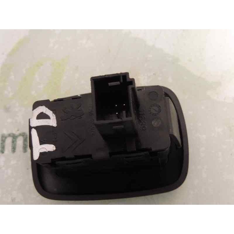 Recambio de mando elevalunas trasero derecho para citroën c5 station wagon 2.0 bluehdi 180 referencia OEM IAM 96623726XT  